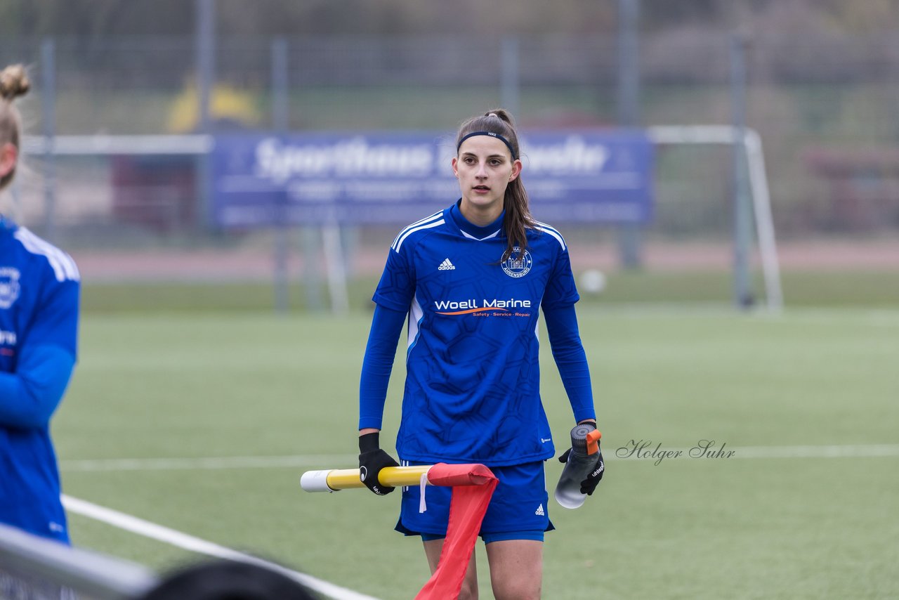 Bild 493 - F SSC Hagen Ahrensburg - SV Frisia Risum-Lindholm : Ergebnis: 1:2